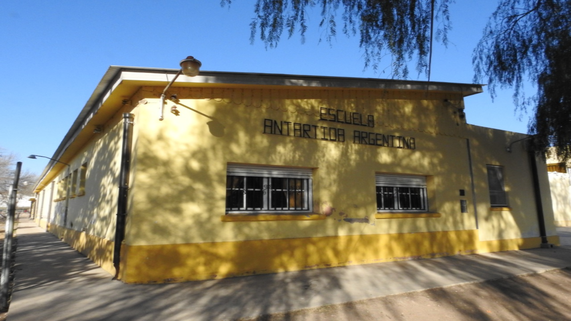 escuela de frente